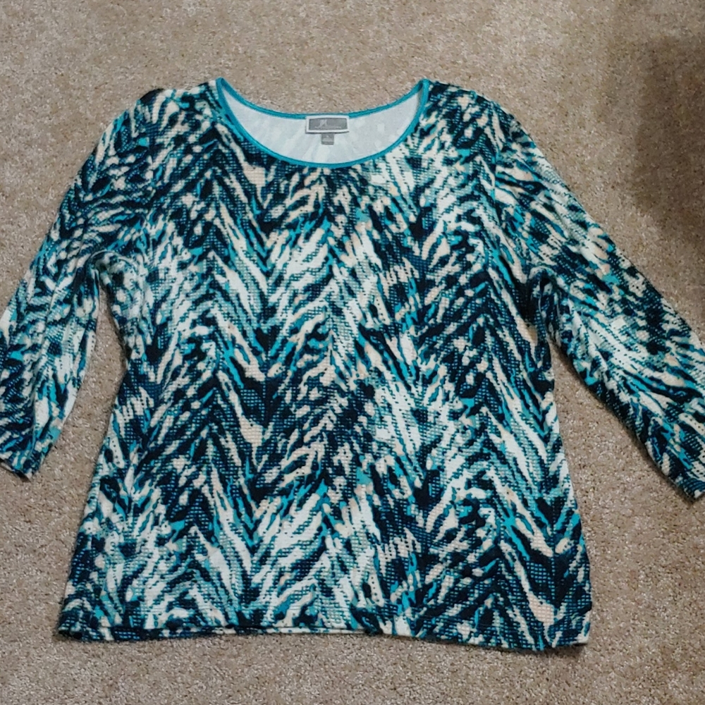 Ladies 3/4 length top